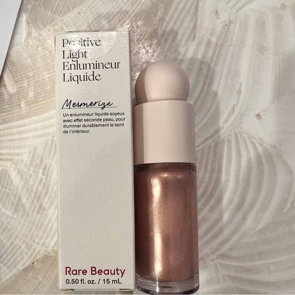 Rare Beauty Light Liquid Luminizer/Highlighter Radiant Glow NEW
